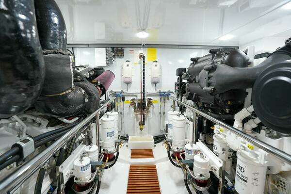 Marlow Explorer 62E-CB Yacht For Sale