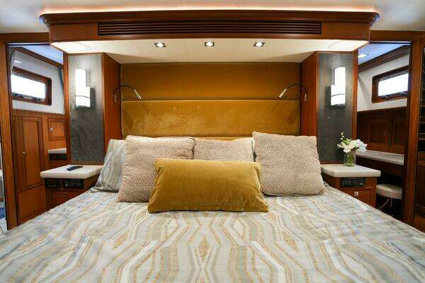 Marlow Explorer 62E-CB Yacht For Sale