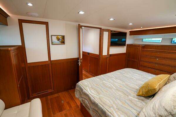 Marlow Explorer 62E-CB Yacht For Sale