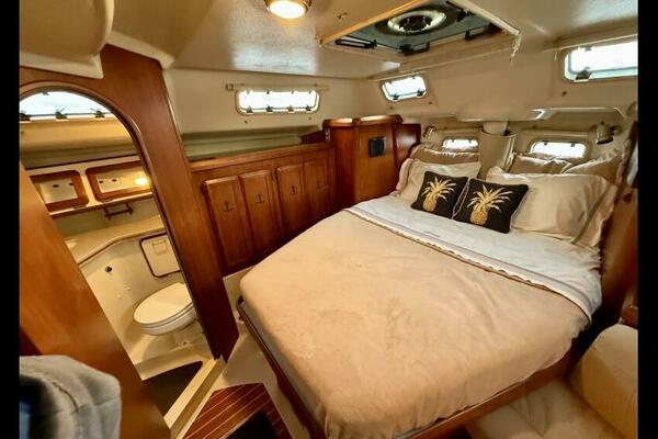 Escapade II 42ft Hunter Yacht For Sale