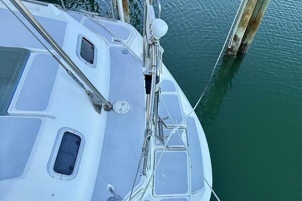 Escapade II 42ft Hunter Yacht For Sale