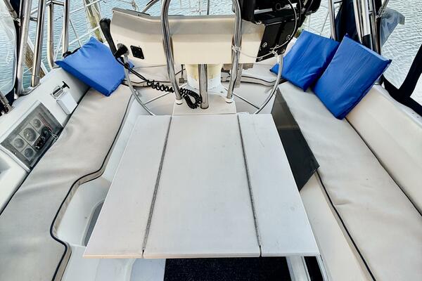Escapade II 42ft Hunter Yacht For Sale