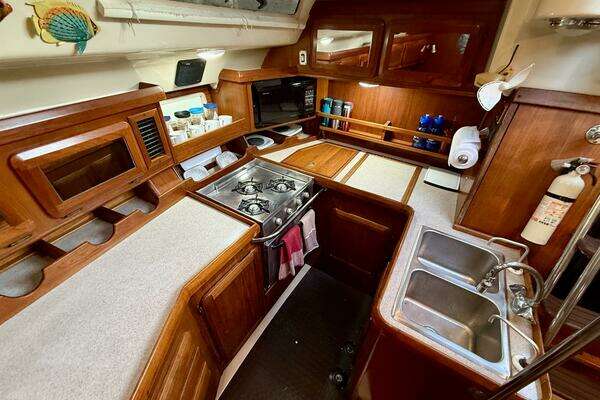 Photo of the 1991 Hunter Passage 42 "Escapade II"