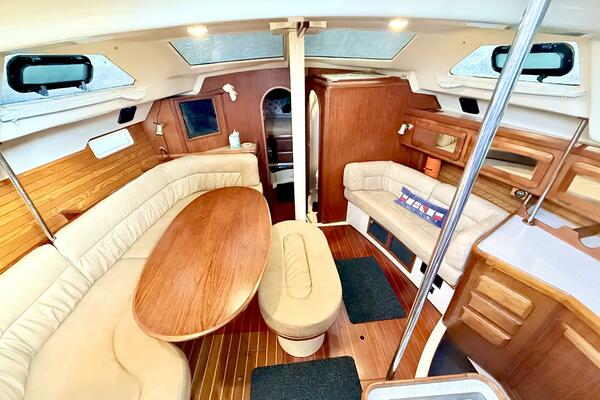 Escapade II 42ft Hunter Yacht For Sale