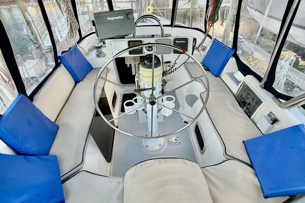 Escapade II 42ft Hunter Yacht For Sale
