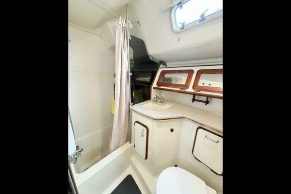 Escapade II 42ft Hunter Yacht For Sale