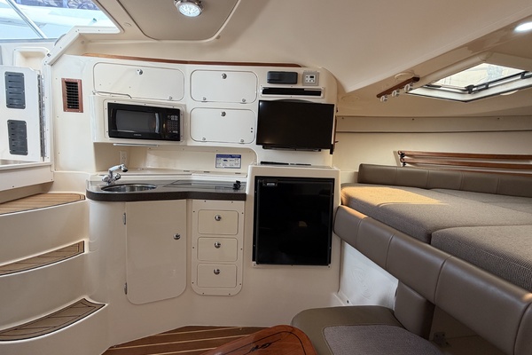 2004 Grady White Express 330 33ft Grady White Yacht For Sale