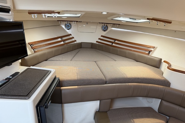 2004 Grady White Express 330 33ft Grady White Yacht For Sale