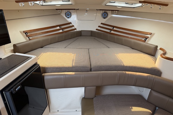 2004 Grady White Express 330 33ft Grady White Yacht For Sale