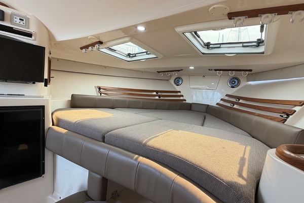 2004 Grady White Express 330 33ft Grady White Yacht For Sale