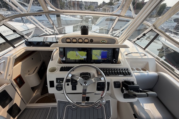 2004 Grady White Express 330 33ft Grady White Yacht For Sale