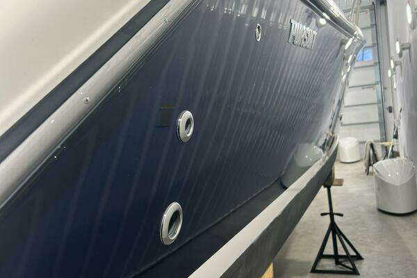 Pursuit OS 385 Offshore Yacht For Sale