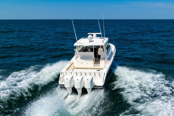 38ft Pursuit Yacht For Sale