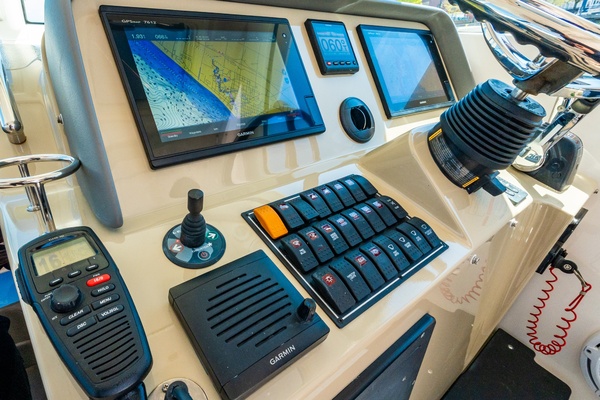 38ft Pursuit Yacht For Sale