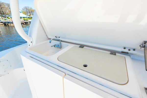 38ft Pursuit Yacht For Sale