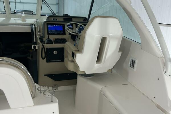 38ft Pursuit Yacht For Sale