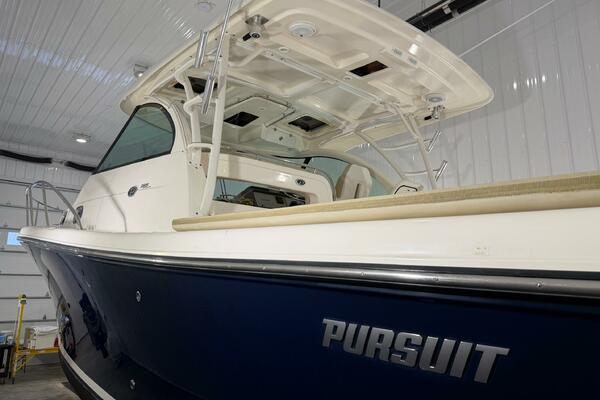 38ft Pursuit Yacht For Sale