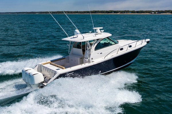 38ft Pursuit Yacht For Sale