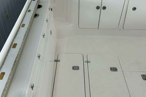 Pursuit OS 385 Offshore Yacht For Sale