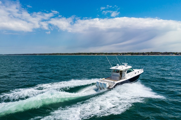 38ft Pursuit Yacht For Sale