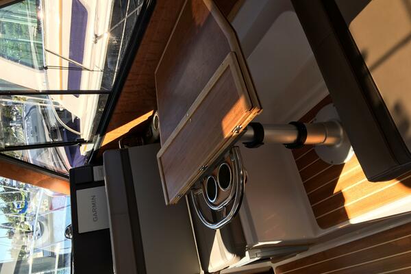 32ft Cutwater Yacht For Sale