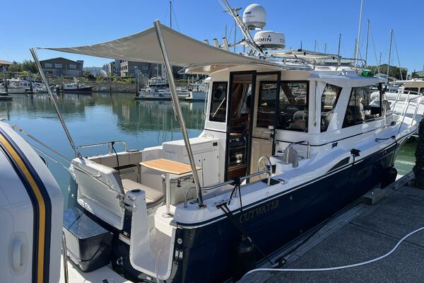 32ft Cutwater Yacht For Sale