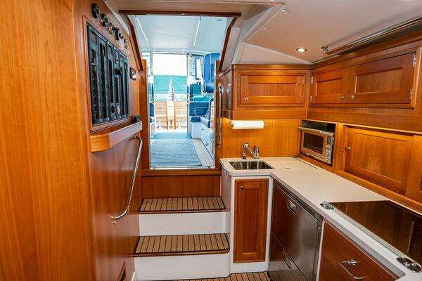 MJM 53z Yacht For Sale