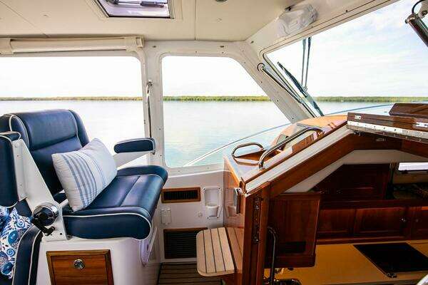 MJM 53z Yacht For Sale