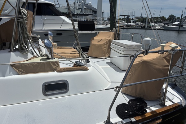Hawke 46ft Hylas Yacht For Sale