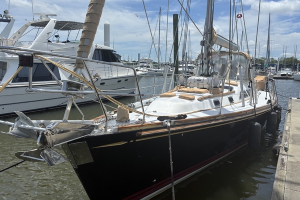 Hawke 46ft Hylas Yacht For Sale