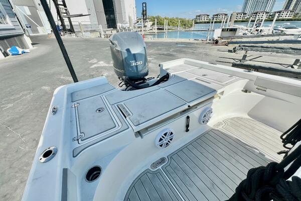 24ft Sportsman Yacht For Sale