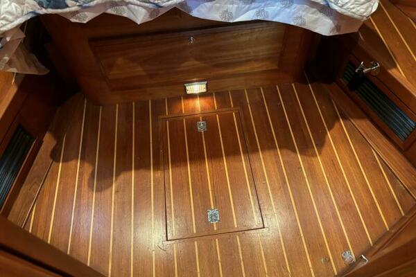 BLUE MOON 36ft Sabreline Yacht For Sale