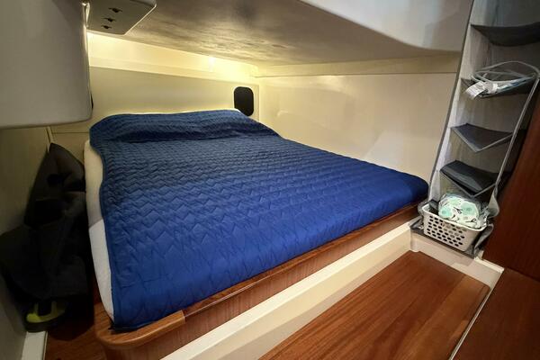 2014 Pursuit F350 - Stateroom 