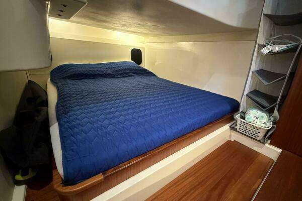 Pursuit SC 365i Yacht For Sale