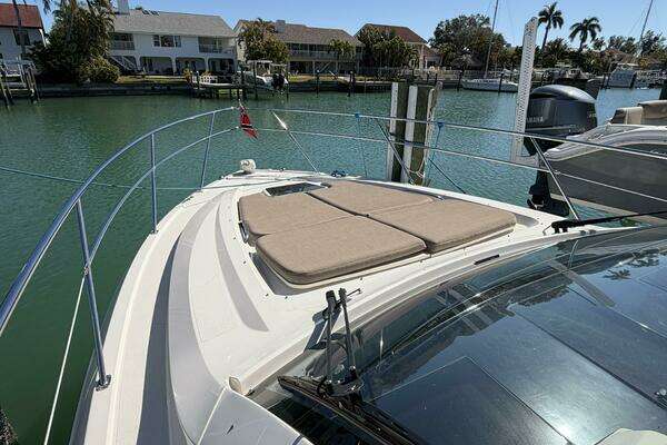 Pursuit SC 365i Yacht For Sale