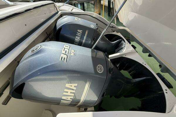 Pursuit SC 365i Yacht For Sale