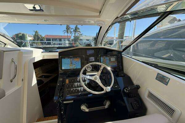Pursuit SC 365i Yacht For Sale