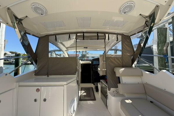 2014 Pursuit F350 - Helm