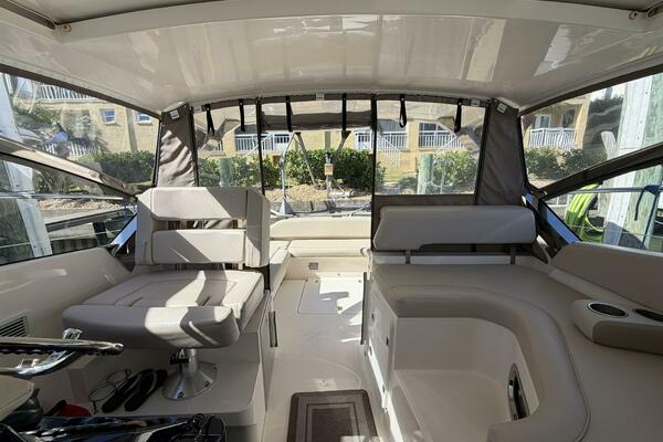 2014 Pursuit F350 - Helm