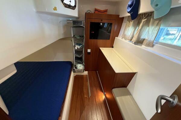 2014 Pursuit F350 - Stateroom