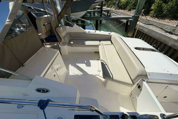 Pursuit SC 365i Yacht For Sale