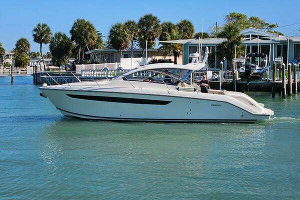 Pursuit SC 365i Yacht For Sale