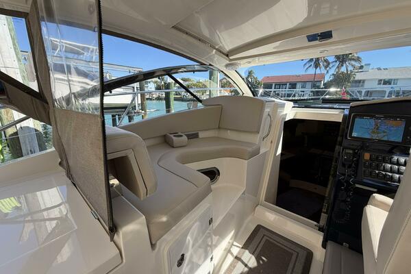 2014 Pursuit F350 - Helm