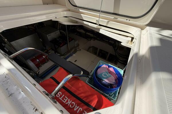 2014 Pursuit F350 - Engine Room