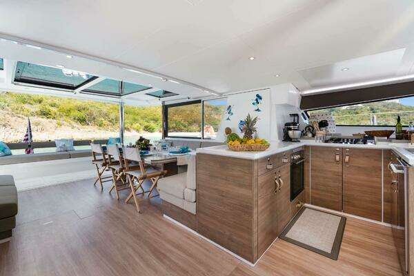 Bali 5.4 Yacht For Sale