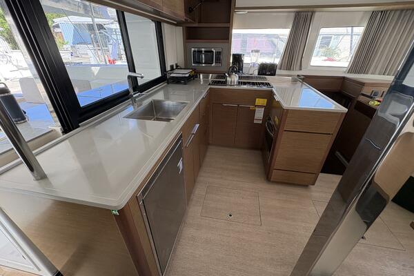 Shamwari 46ft Lagoon Yacht For Sale