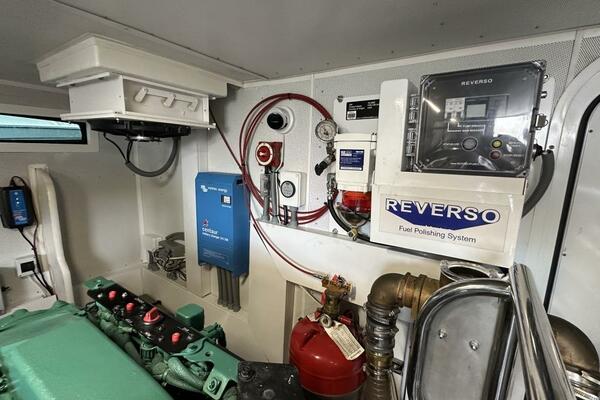 Outer Reef 62 SOUTH  PAWS - Engine Room 