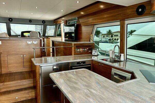 2023 Outer Reef Trident 62