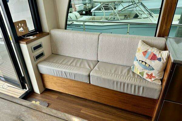 2023 Outer Reef Trident 62