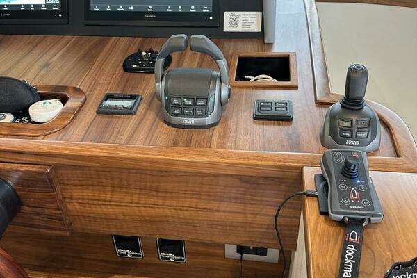 2023 Outer Reef Trident 62